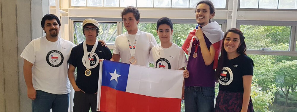 Escolares chilenos triunfan en Olimpiada de Informática en Japón
